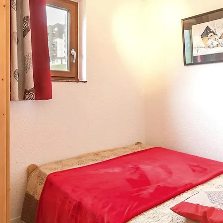 Appartement Spacieux Avec Balcon, Depart Aux Pieds - Fr-1-344-873